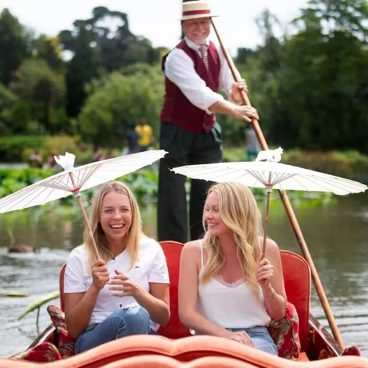 Anett Kontaveit took some time out to relax in nature on the Lake at Melbourne Australia