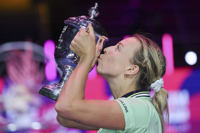 anett kontaveit with St. Petersburg Ladies Trophy 2022