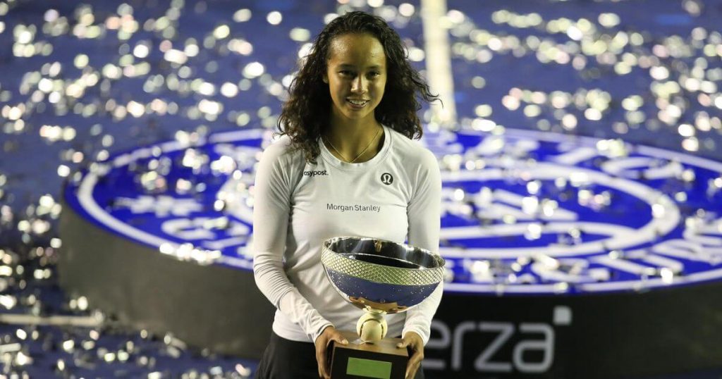 Leylah Fernandez with Monterrey Open 2022 Singles Trophy