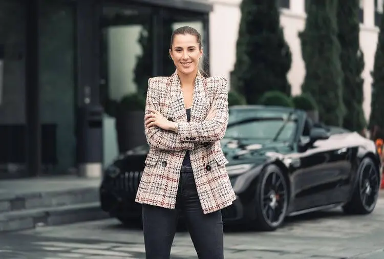 Belinda Bencic Sponsor Mercedez Benz