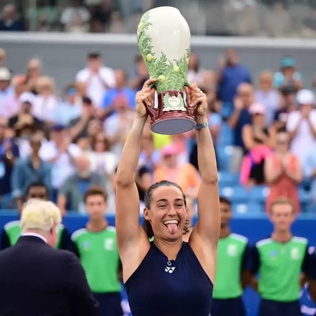 Caroline Garcia celebrating after winning Cincinnati Open 2022 Final