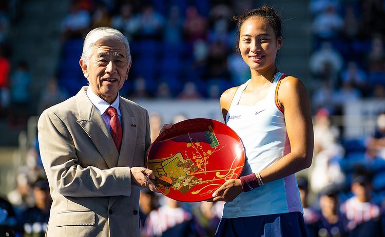 Zheng Qinwen WTA Newcomer Plyer of the Year 2022