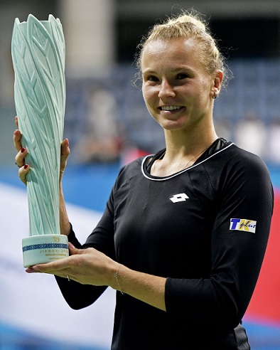 Katerina Siniakova clinched a Jianxi Open singles title against fellow star Marie Bouzková.